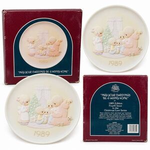 Precious Moments 1989 8.5in Happy Home Christmas Plate